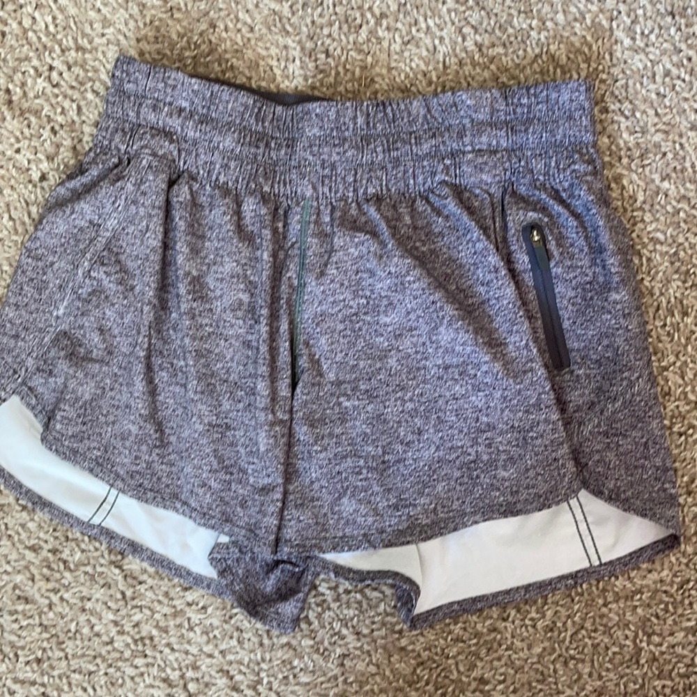 Lululemon tracker shorts in grey